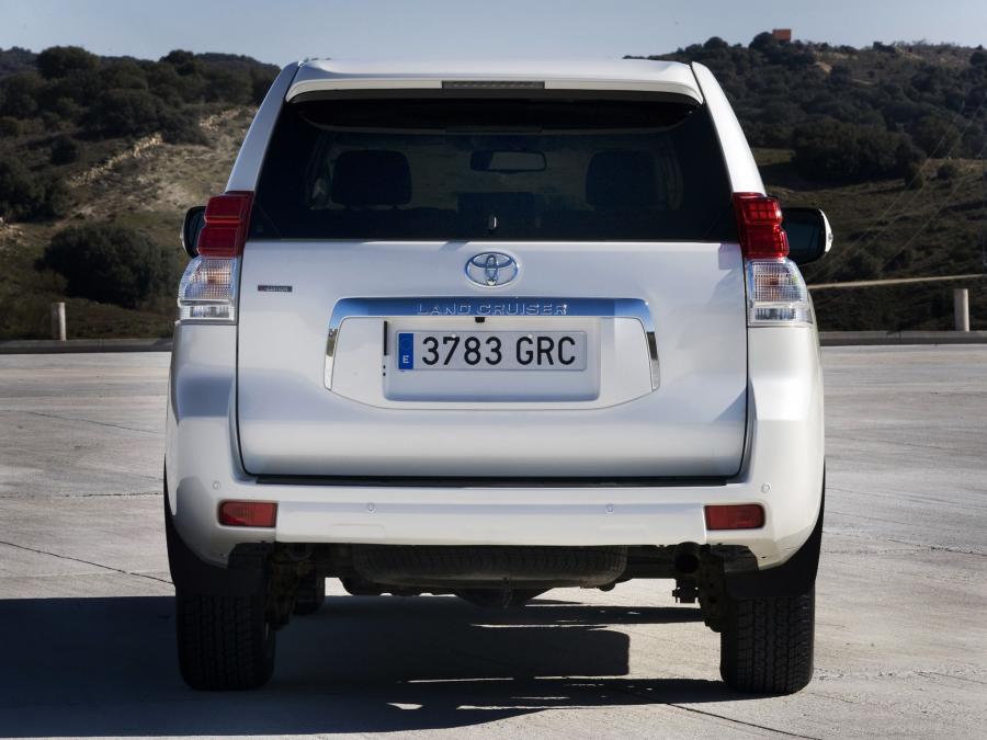  Toyota Land Cruiser Prado 150 R-Edition 2010 года  (фото 3 из 3)
